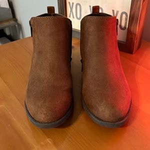 Carlos Santana brown booties. Size 7.5